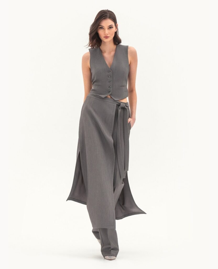 Комплект: жилет, брюки, юбка (светло-серый)